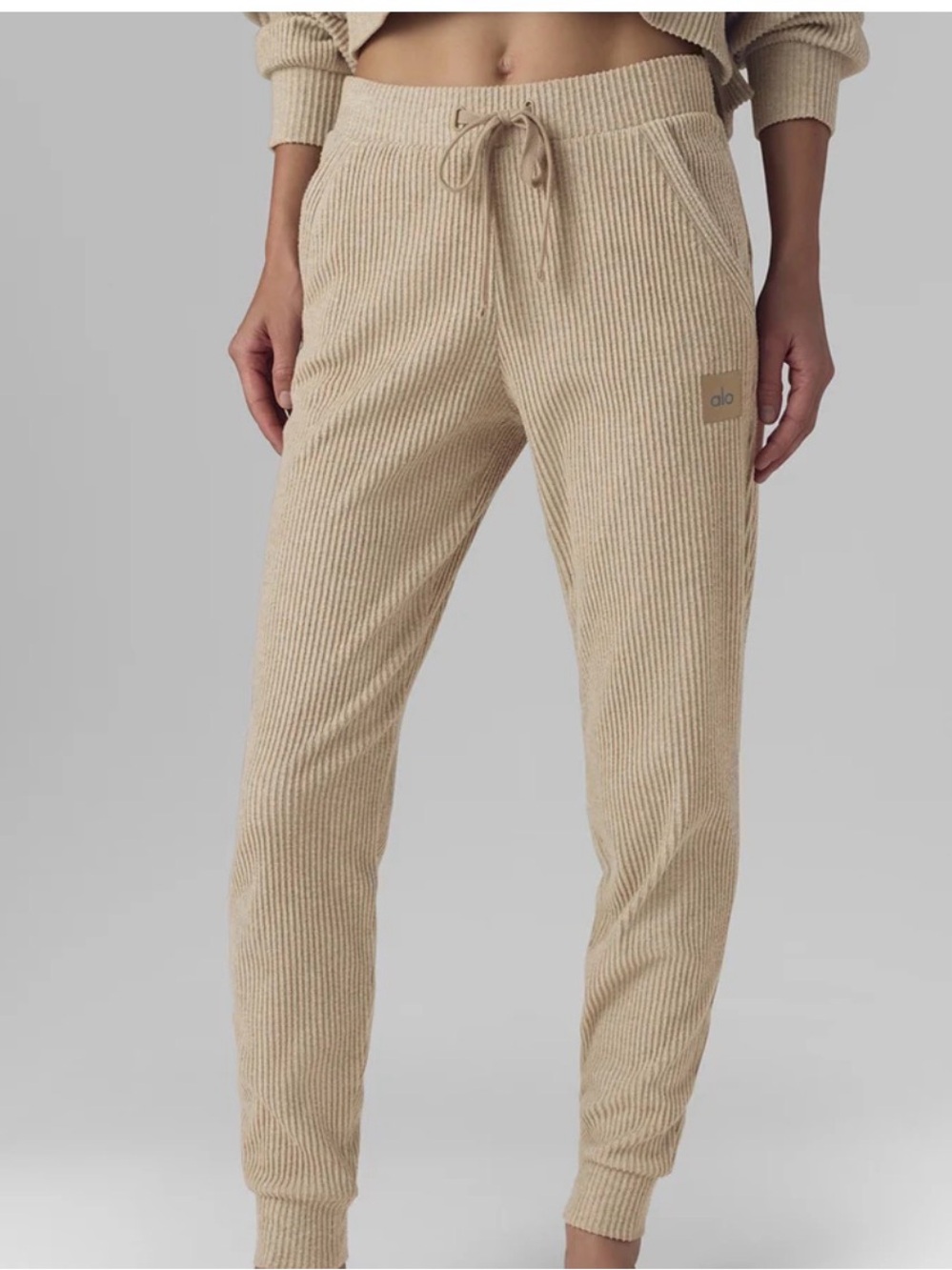 Alo yoga muse sweatpants size xs